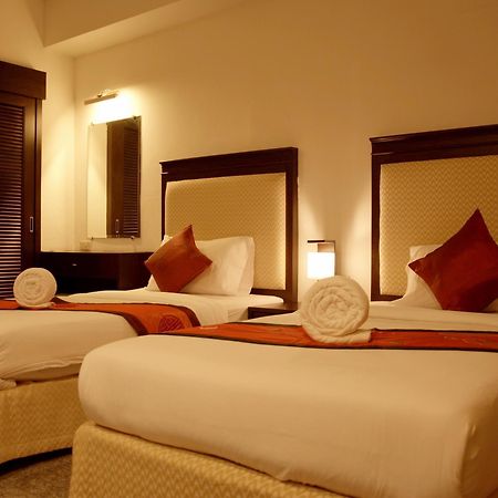 Washington Residence Phuket Buitenkant foto