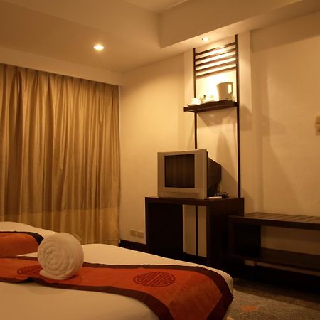 Washington Residence Phuket Buitenkant foto